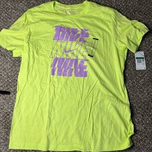 Nike Men's Light Lemon Twist Short Sleeve Crewneck T-Shirt